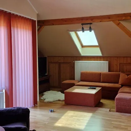 Erdoalja-padlaster Apartament