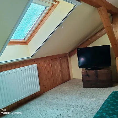 Erdőalja-padlástér Appartement *