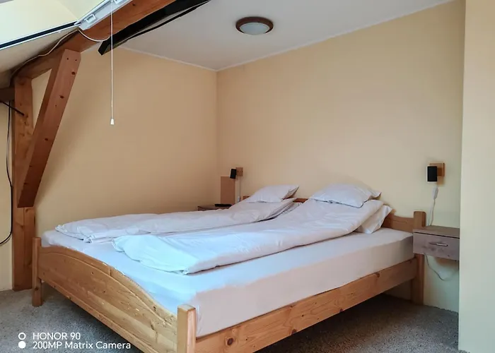 Erdőalja-padlástér Jásd